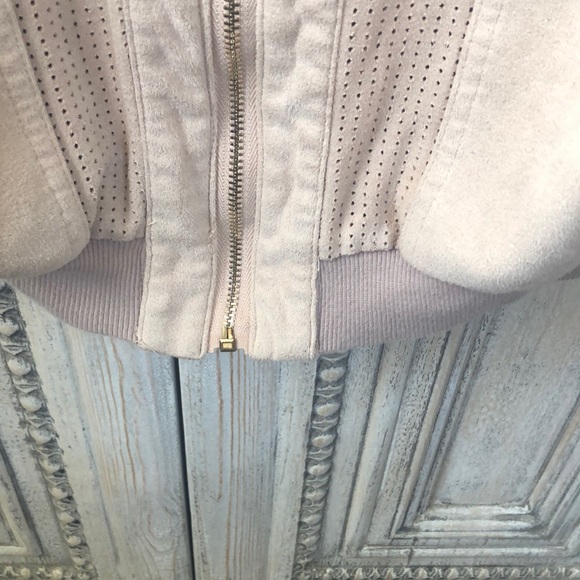 Pale pink perforated jacket - Picture 4 of 4